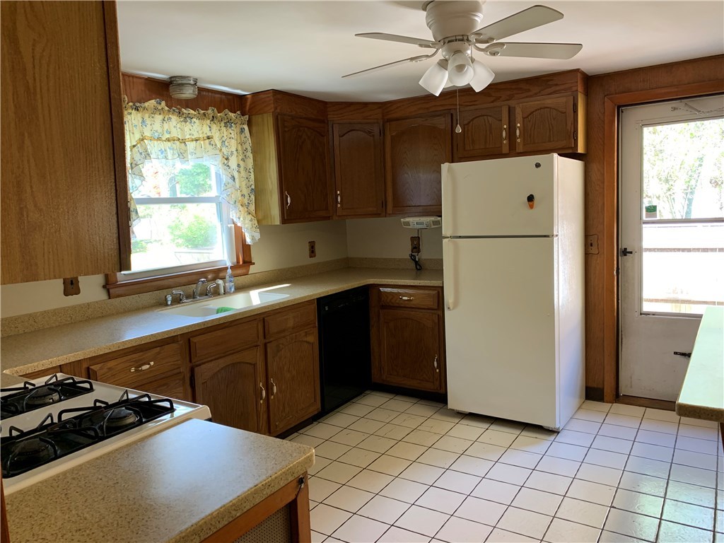 499 Diamond Hill Road Warwick, RI 02886 - Photo 9 of 19 Gallery Image 9