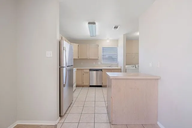 $995 | 2214 Katy Lane, Unit A, Georgetown, TX 78626