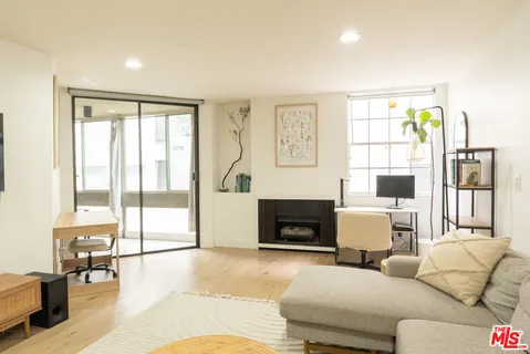 $2,850 | 740 North Kings Road, Unit 122, West Hollywood, CA 90069