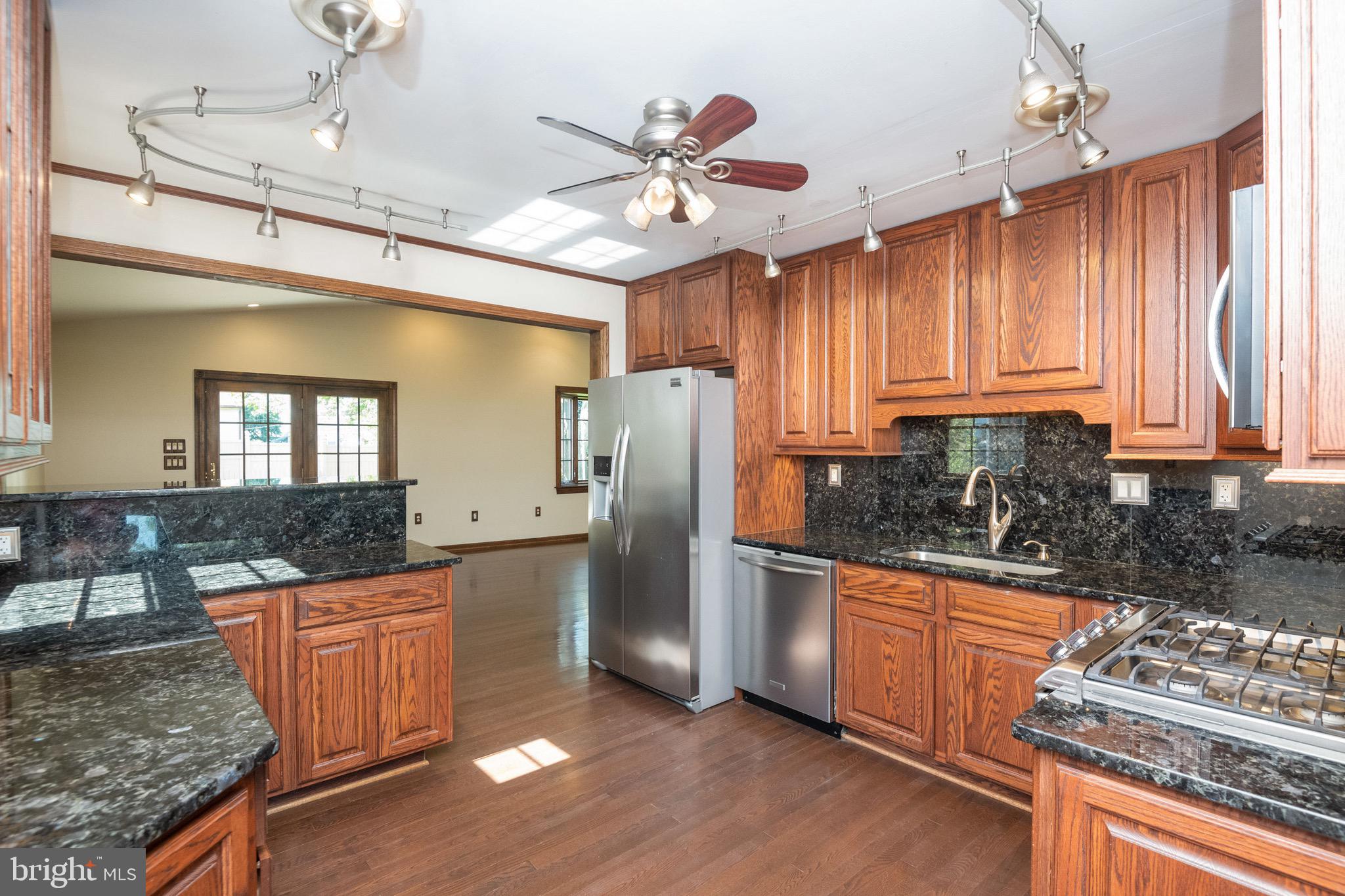 43 Honeycomb Road Baltimore, MD 21220 - Photo 6 of 28 Beautiful Kitchen