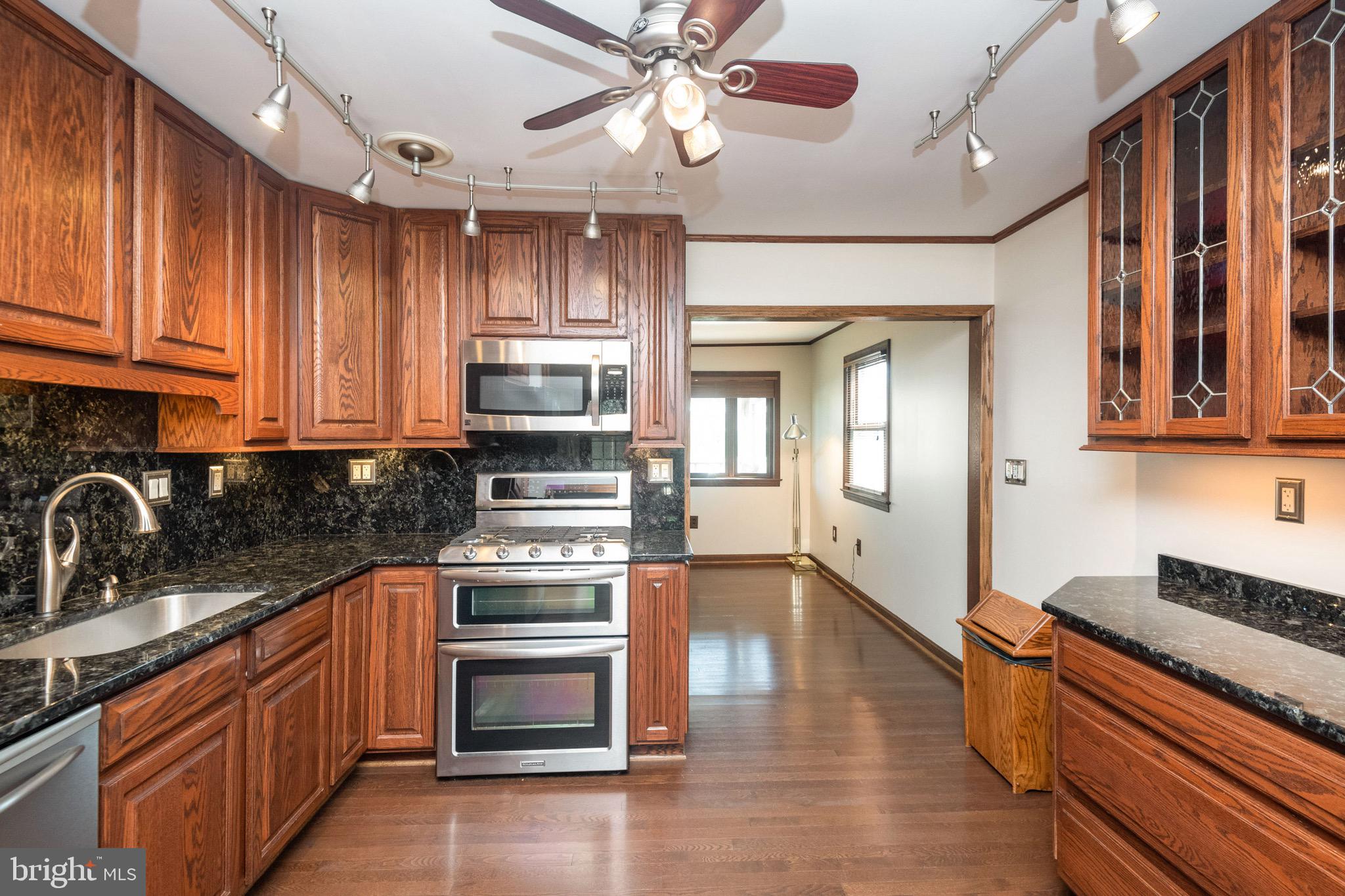 43 Honeycomb Road Baltimore, MD 21220 - Photo 7 of 28 Kitchen with Double Oven