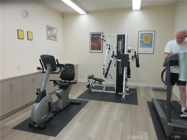 $3,675 | 18120 West Oxnard Street, Unit 82, Tarzana, CA 91356