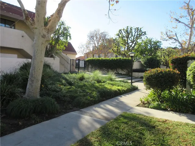 $3,675 | 18120 West Oxnard Street, Unit 82, Tarzana, CA 91356