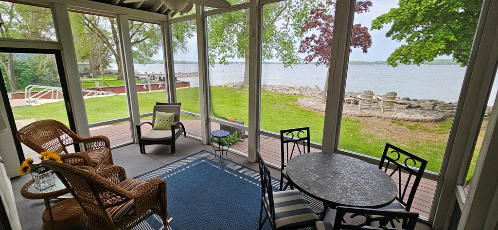 3521 South Stevenson Pier Road Brussels, WI 54204 - Photo 2 of 31 Gallery Image 2