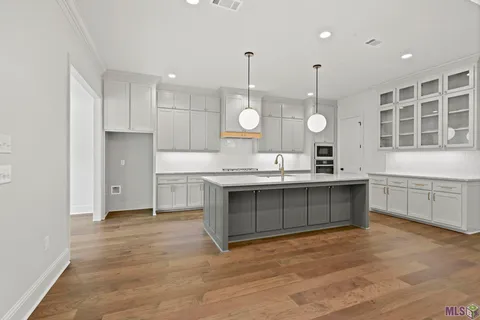 $775,000 | 8718 Brentwood Park Avenue, Baton Rouge, LA 70809