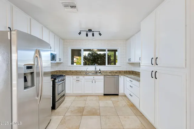 $599,900 | 3961 East Becker Lane, Phoenix, AZ 85028