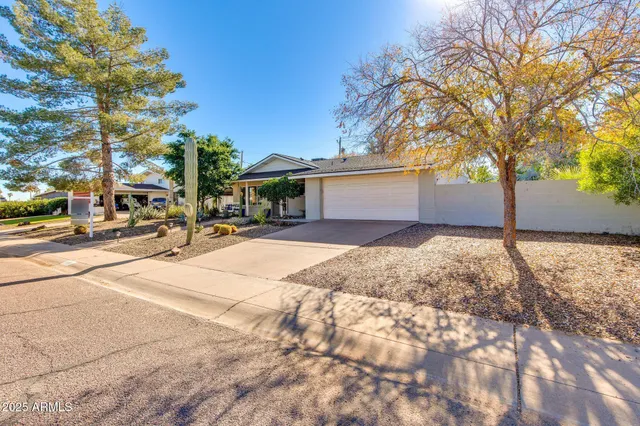 $599,900 | 3961 East Becker Lane, Phoenix, AZ 85028