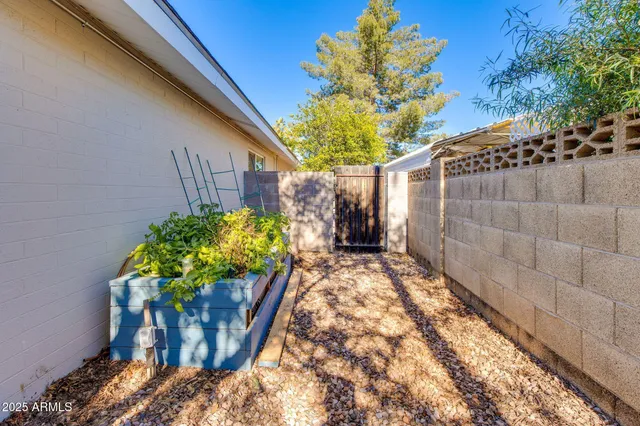 $599,900 | 3961 East Becker Lane, Phoenix, AZ 85028