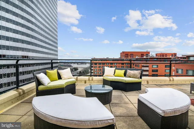 $1,800 | 1121 Arlington Boulevard, Unit 726, Arlington, VA 22209