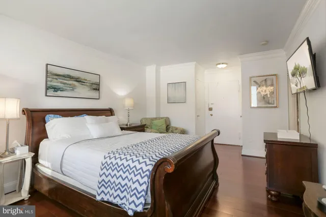 $1,800 | 1121 Arlington Boulevard, Unit 726, Arlington, VA 22209