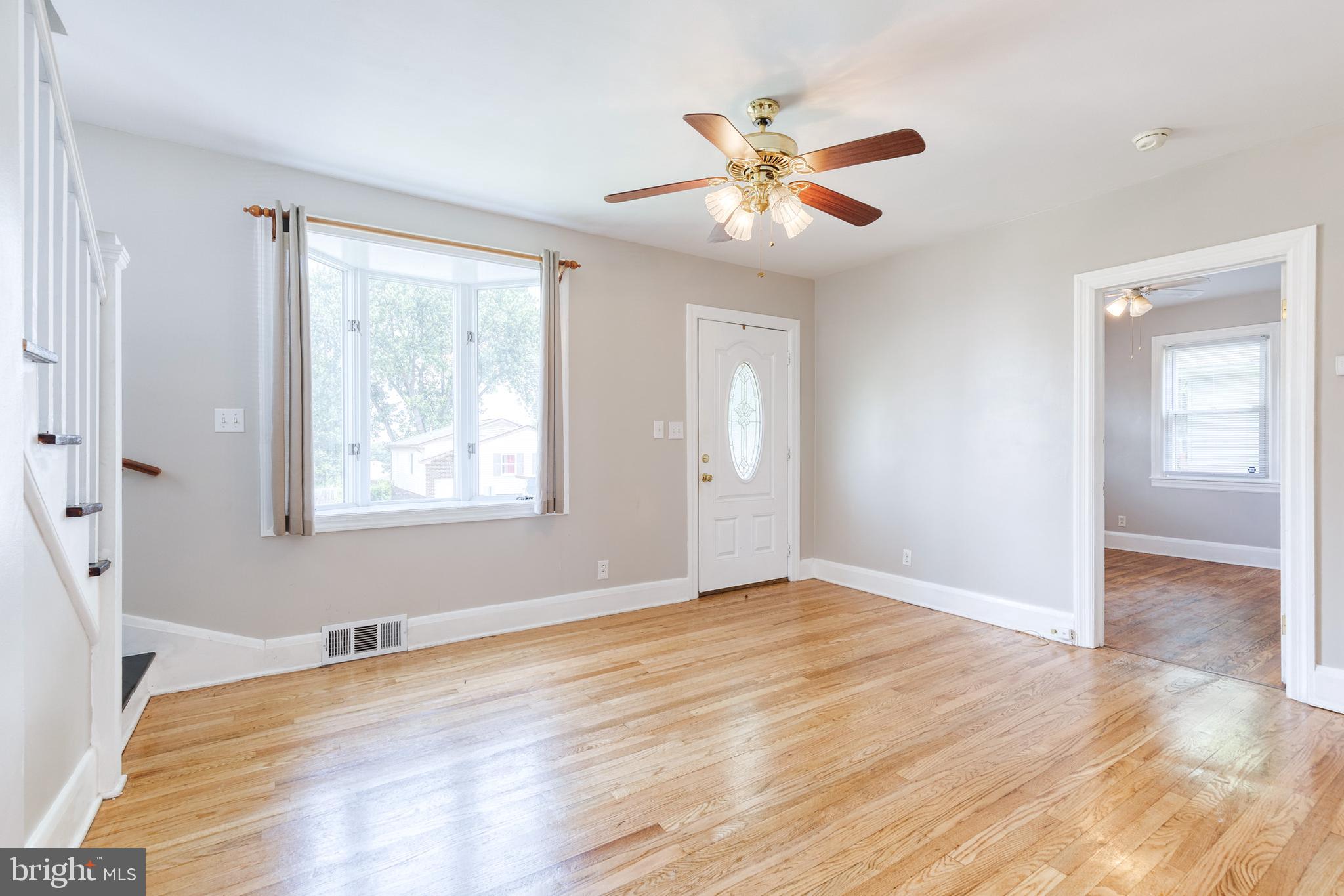 113 West Hilltop Road Baltimore, MD 21225 - Photo 8 of 45