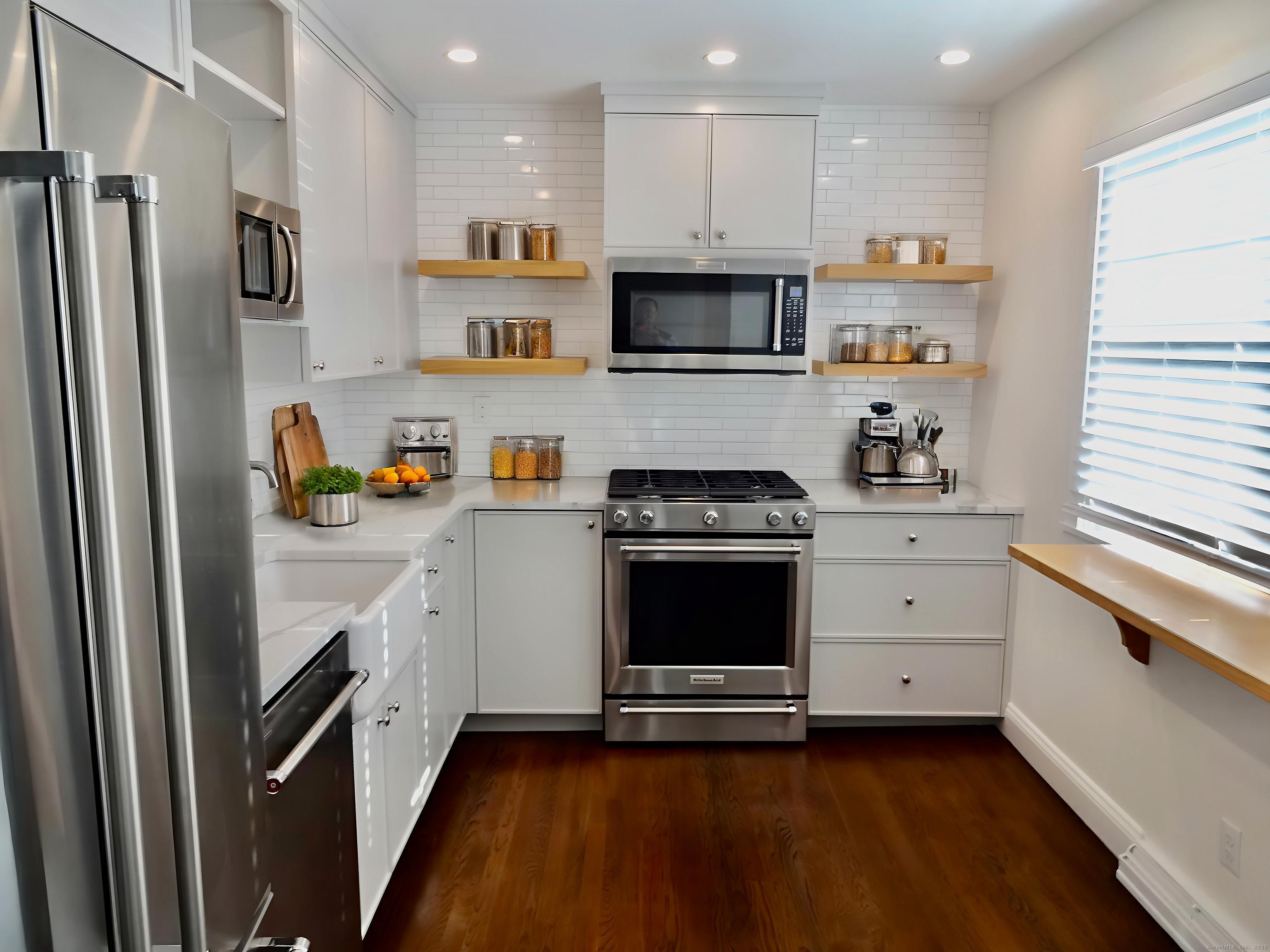 245 Unquowa Road, Unit 11 Fairfield, CT 06824 - Photo 1 of 1