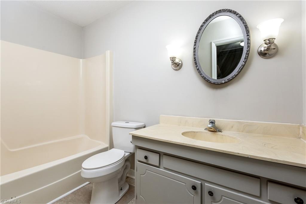 211 Northpoint Avenue, Unit D High Point, NC 27262 - Photo 10 of 20 Gallery Image 10