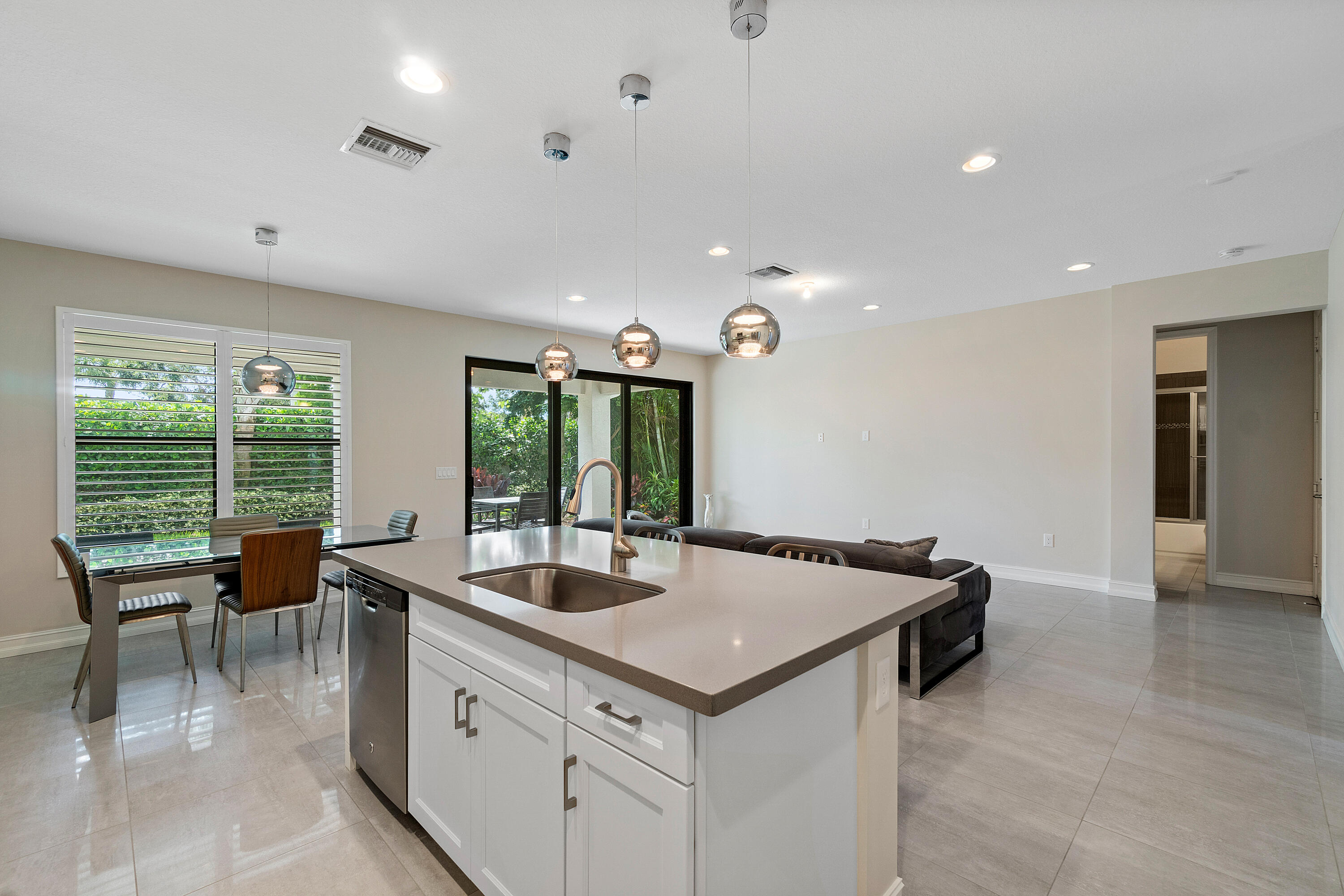 14190 Rock Salt Road Delray Beach, FL 33446 - Photo 5 of 20 007-14190RockSaltRoad-DelrayBeach-FL-334