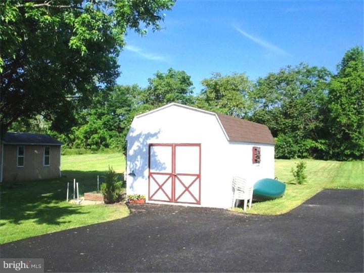 37 Jackson Road Gilbertsville, PA 19525 - Photo 9 of 25 Gallery Image 9