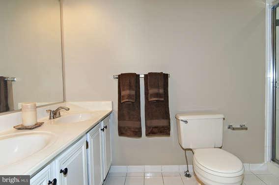13 Autumn Ridge Court Silver Spring, MD 20906 - Photo 19 of 30 Bath (Master)