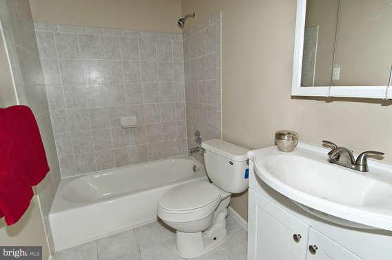 13 Autumn Ridge Court Silver Spring, MD 20906 - Photo 20 of 30 Bath