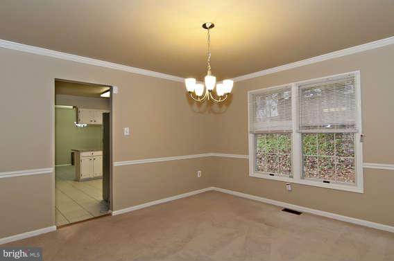 13 Autumn Ridge Court Silver Spring, MD 20906 - Photo 6 of 30 Dining Room