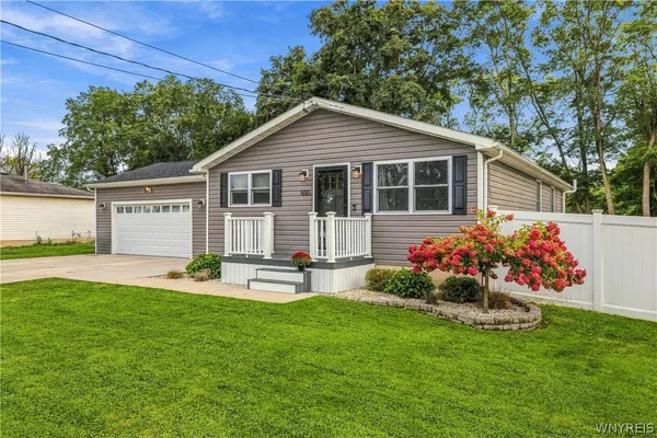 $325,000 | 550 Colt Avenue, Lewiston, NY 14092