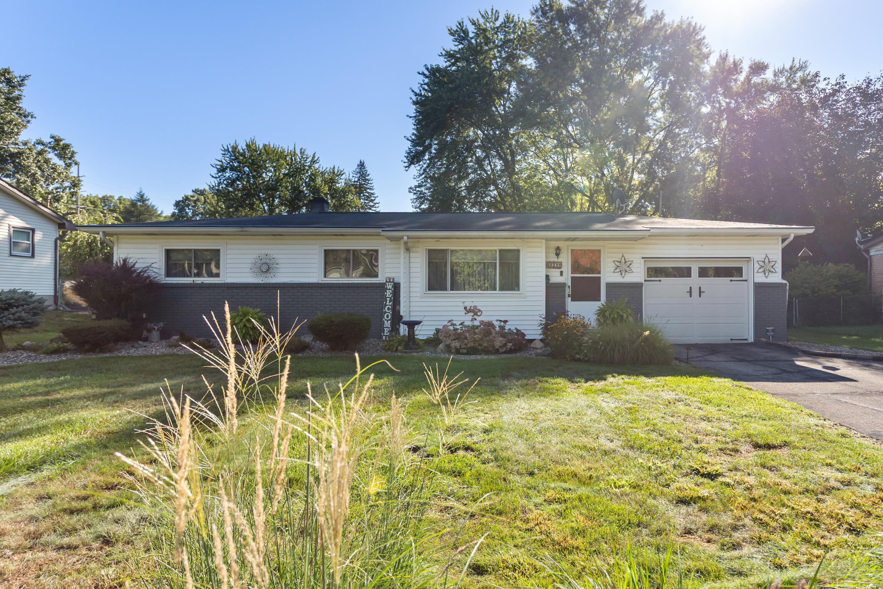 339 Minges Road South Battle Creek, MI 49015 - Photo 1 of 27 1000070504