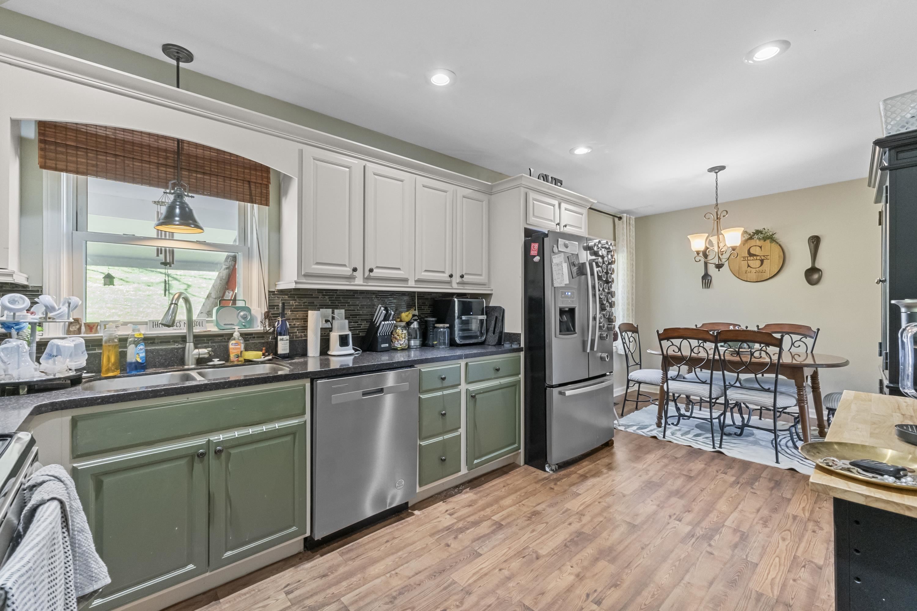 202 Erwin Road Ashland, KY 41101 - Photo 10 of 39