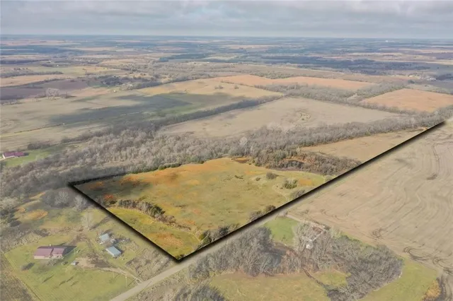 $240,000 | South Stubbs Road, Quenemo, KS 66528