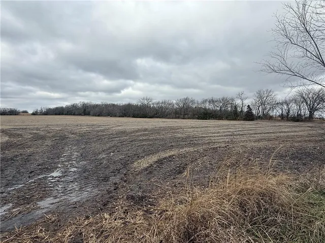 $240,000 | South Stubbs Road, Quenemo, KS 66528