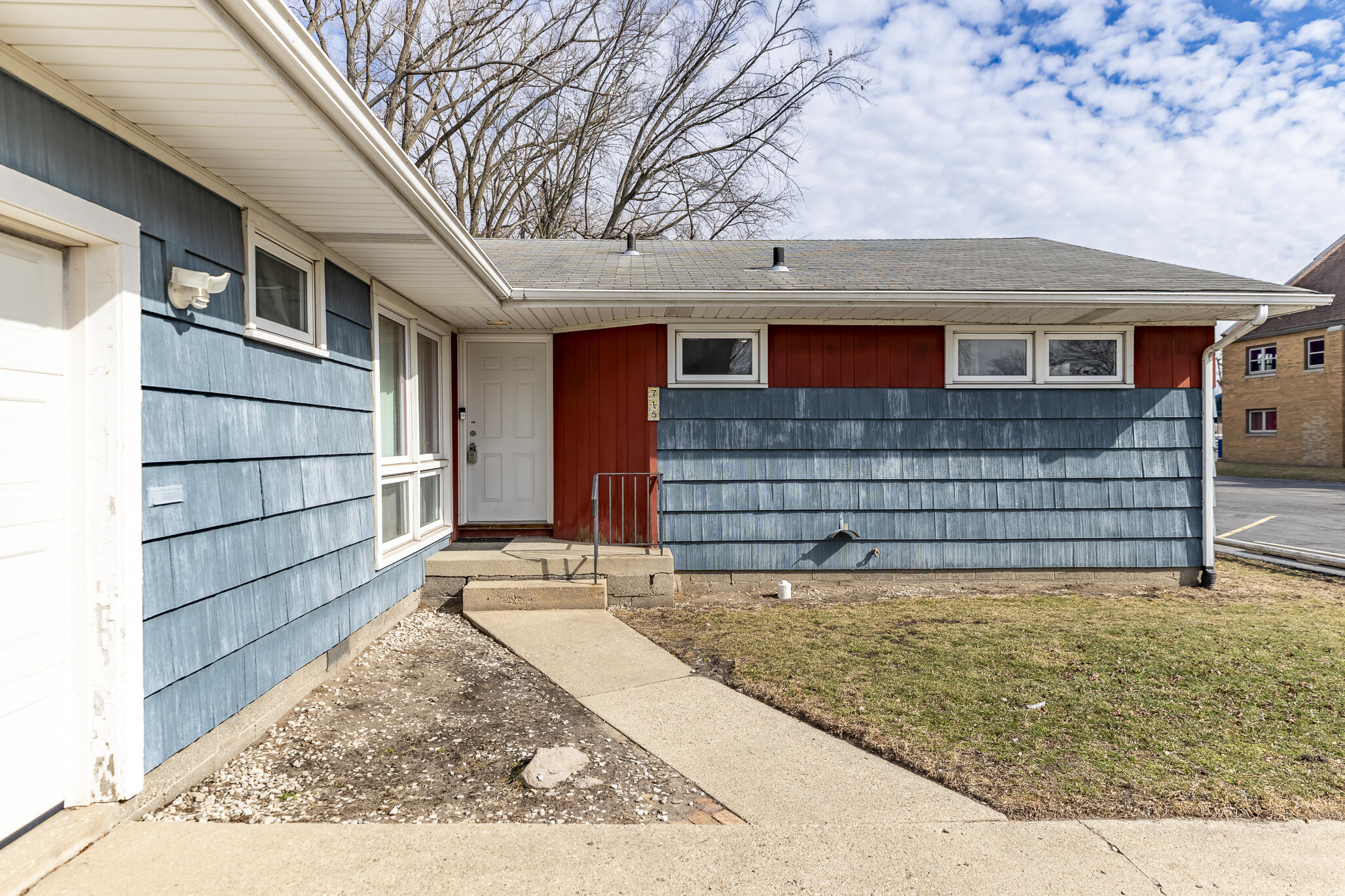 715 North Harvey Street Griffith, IN 46319 - Photo 3 of 30 2054x1369