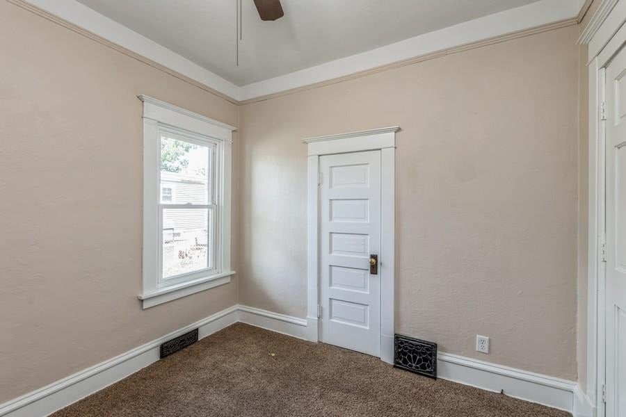 820 Center Point Road Northeast Cedar Rapids, IA 52402 - Photo 15 of 29 Gallery Image 15