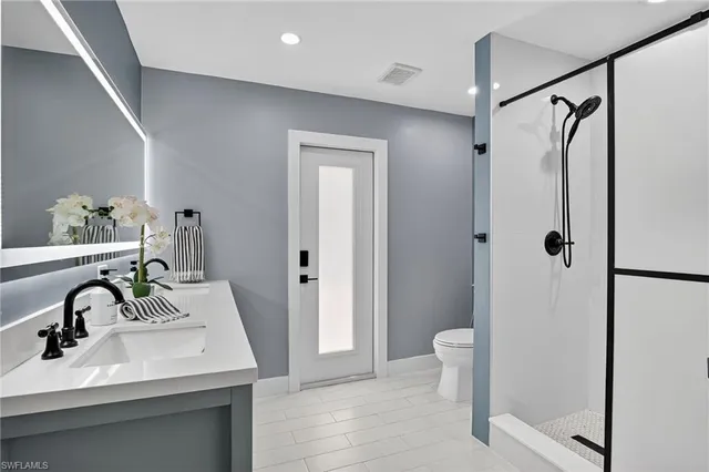 a view of elevator with hallway