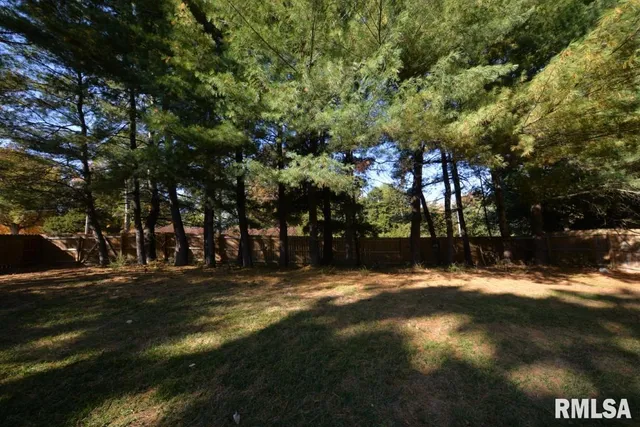 $415,000 | 501 Cardinal Drive, Mount Vernon, IL 62864