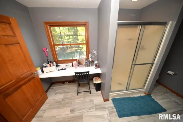 $415,000 | 501 Cardinal Drive, Mount Vernon, IL 62864