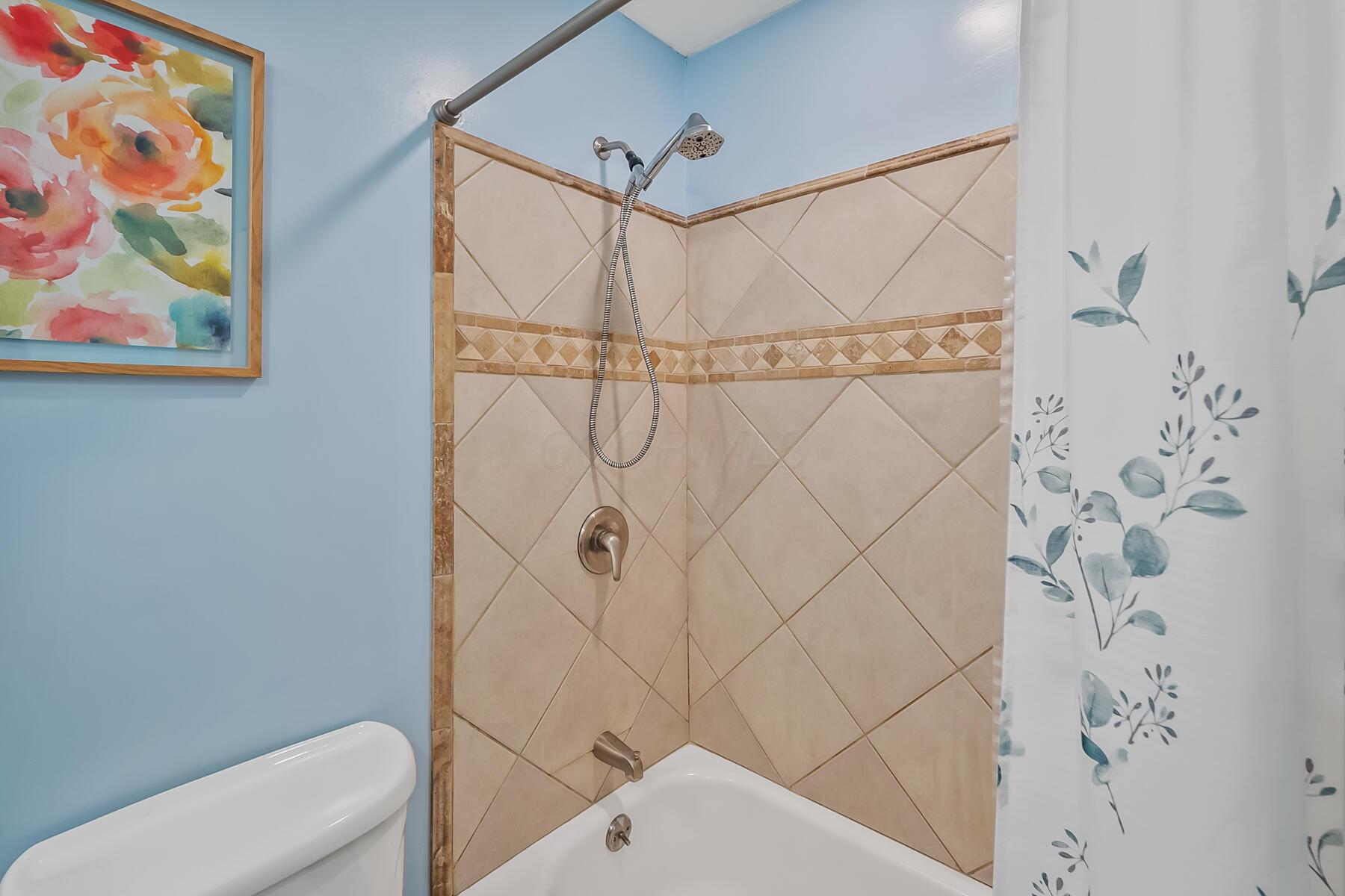 19 Vaughn Road Delaware, OH 43015 - Photo 25 of 32 Full Bath