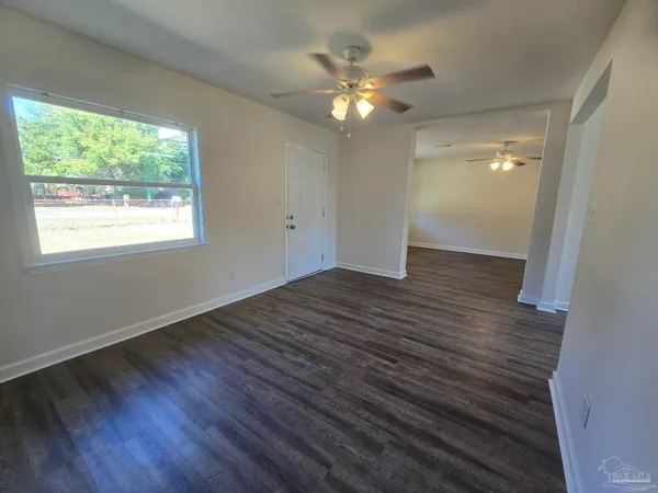 $1,300 | 517 Chaseville Street, Pensacola, FL 32507
