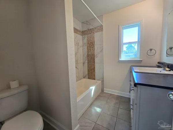 $1,300 | 517 Chaseville Street, Pensacola, FL 32507