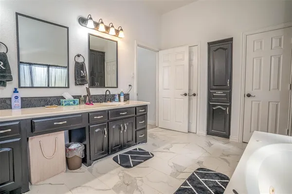 $449,500 | 230 River Oaks, Combine, TX 75159