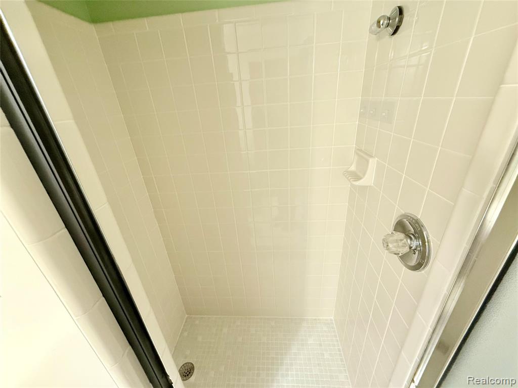 1550 Meadowside Drive, Unit 187 Rochester, MI 48307 - Photo 36 of 43