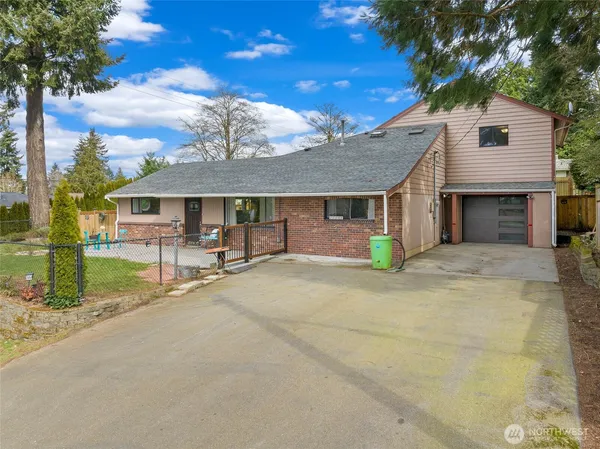 $825,000 | 20604 4th Avenue South, Des Moines, WA 98198