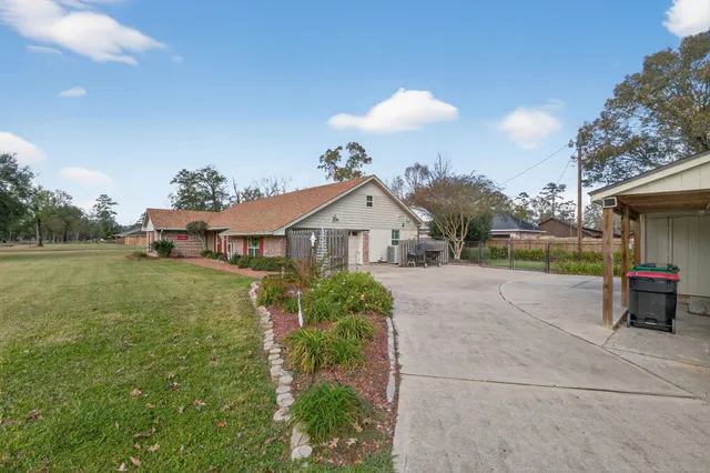 a view of house and outdoor space