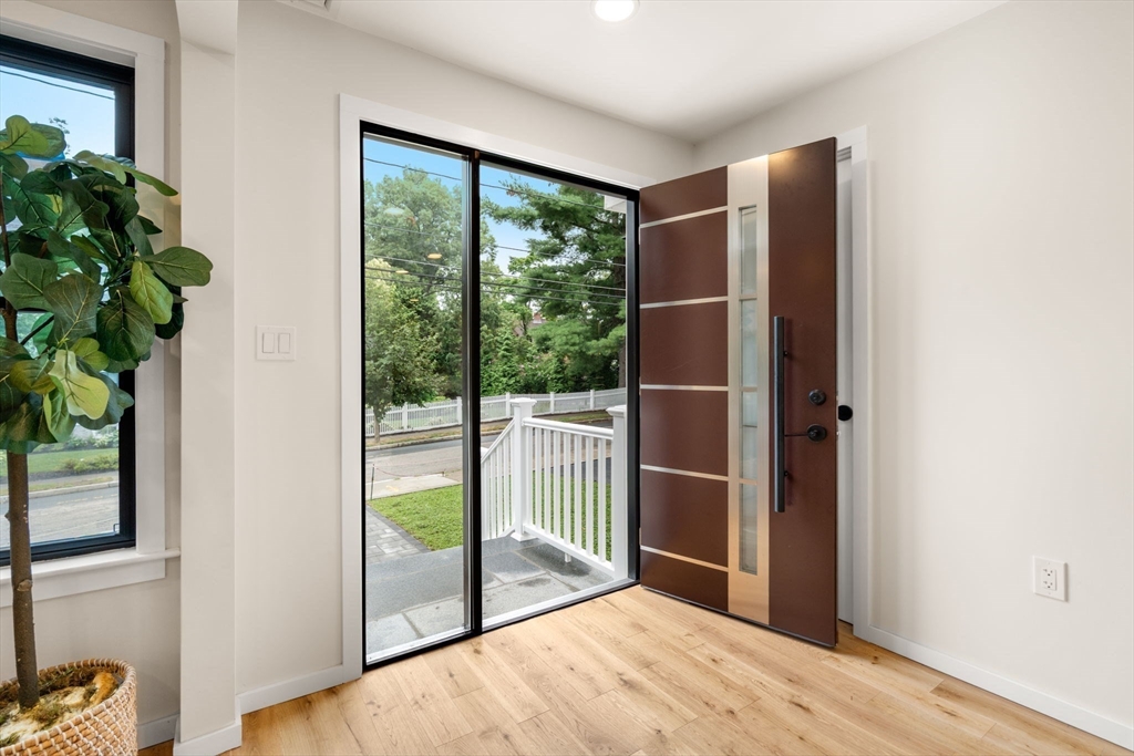 179 Woodcliff Road Newton, MA 02461 - Photo 3 of 37 Gallery Image 3