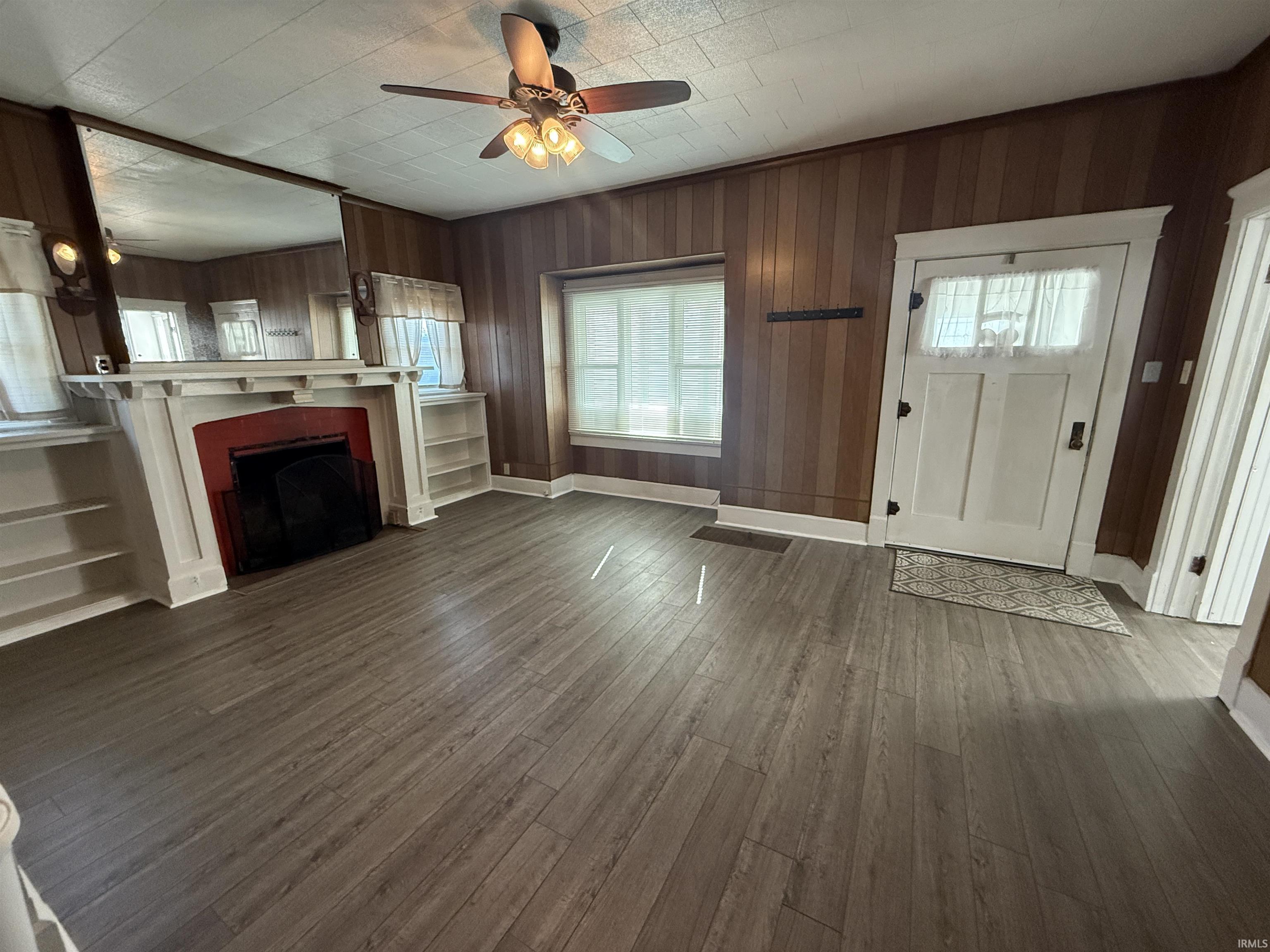 330 16th Street Logansport, IN 46947 - Photo 2 of 7