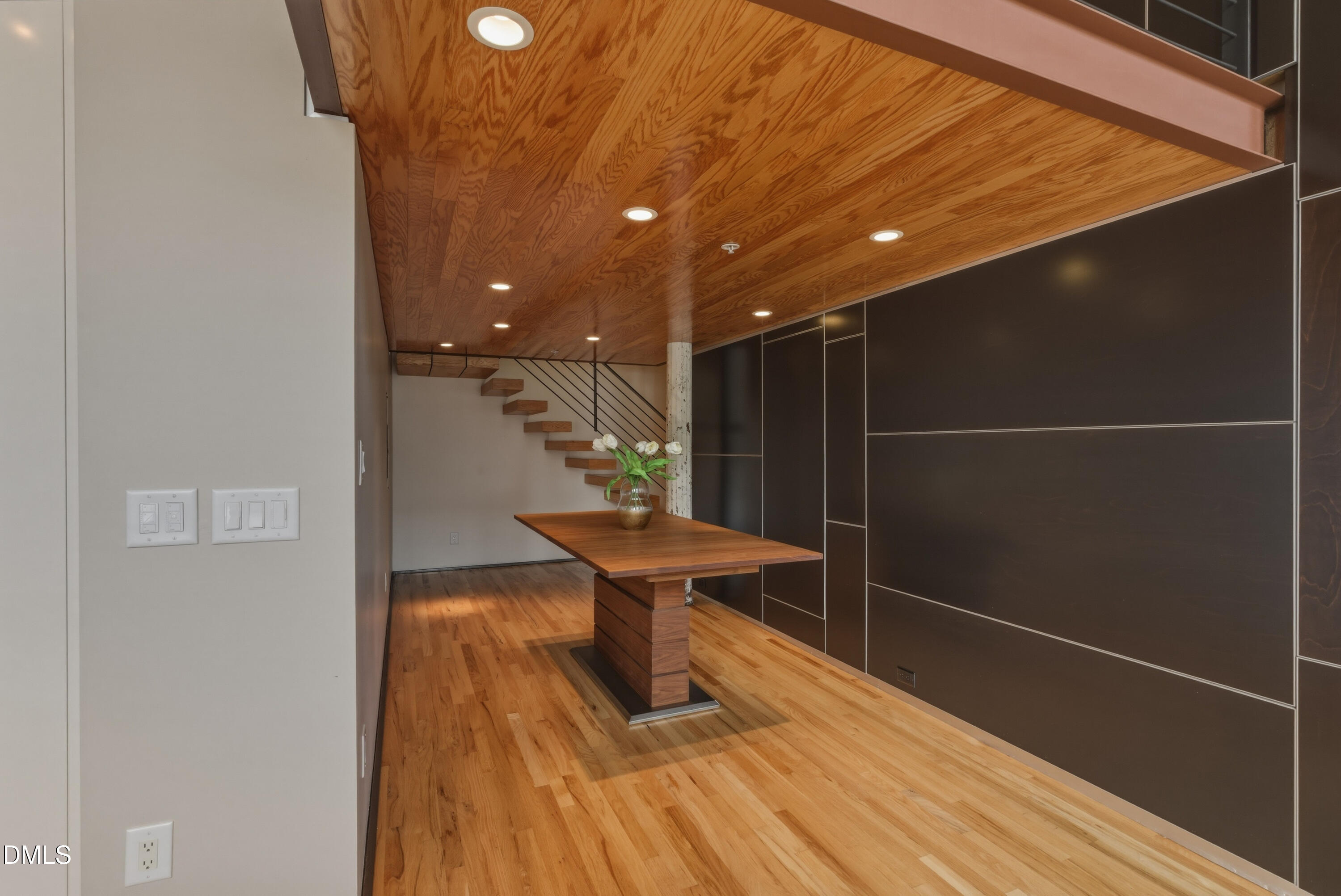 614 Capital Boulevard, Unit 114 Raleigh, NC 27603 - Photo 14 of 33 a view of a balcony with chairs