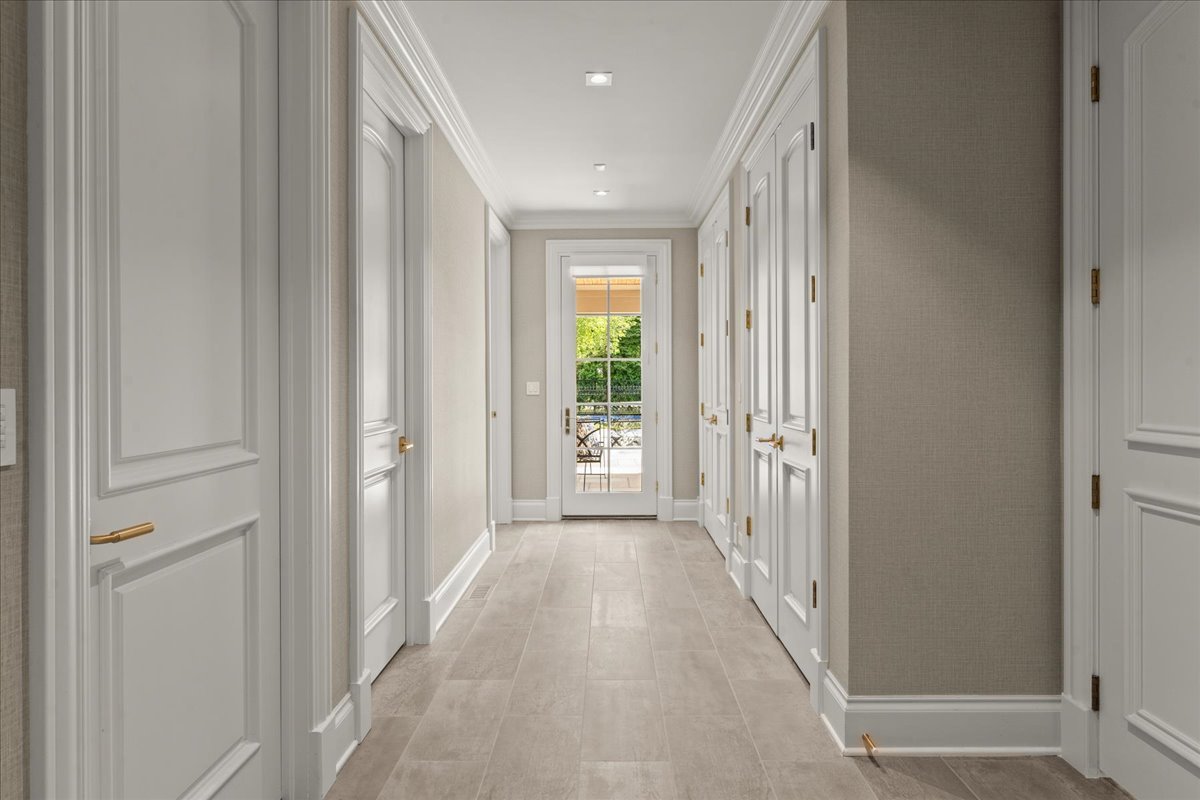 81 Locust Road Winnetka, IL 60093 - Photo 49 of 106 Gallery Image 49