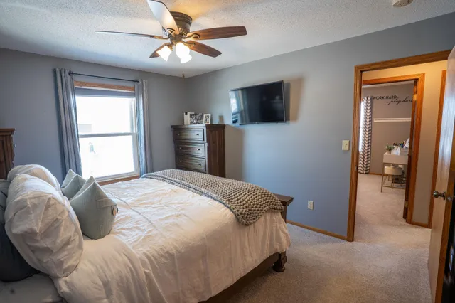 $350,000 | 210 8th Avenue Northwest, Plainview, MN 55964