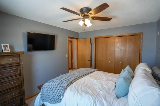 $350,000 | 210 8th Avenue Northwest, Plainview, MN 55964