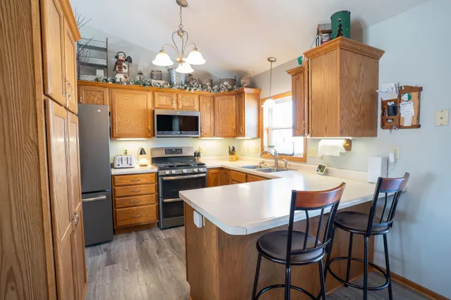 $350,000 | 210 8th Avenue Northwest, Plainview, MN 55964