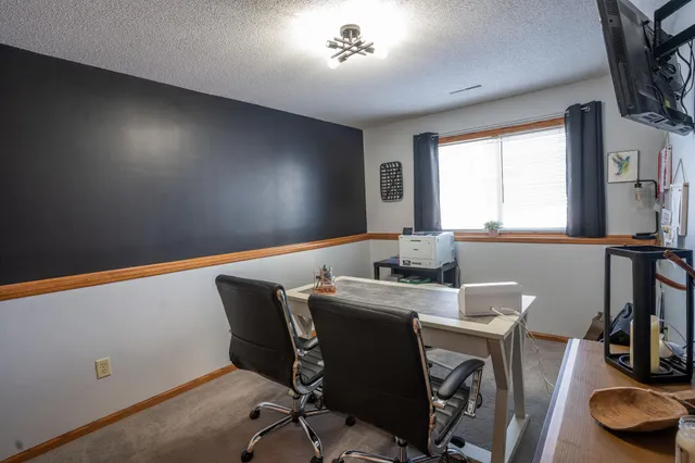 $350,000 | 210 8th Avenue Northwest, Plainview, MN 55964