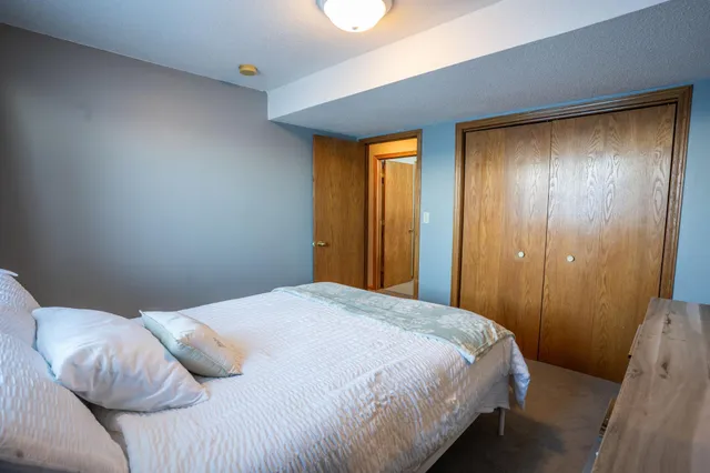 $350,000 | 210 8th Avenue Northwest, Plainview, MN 55964