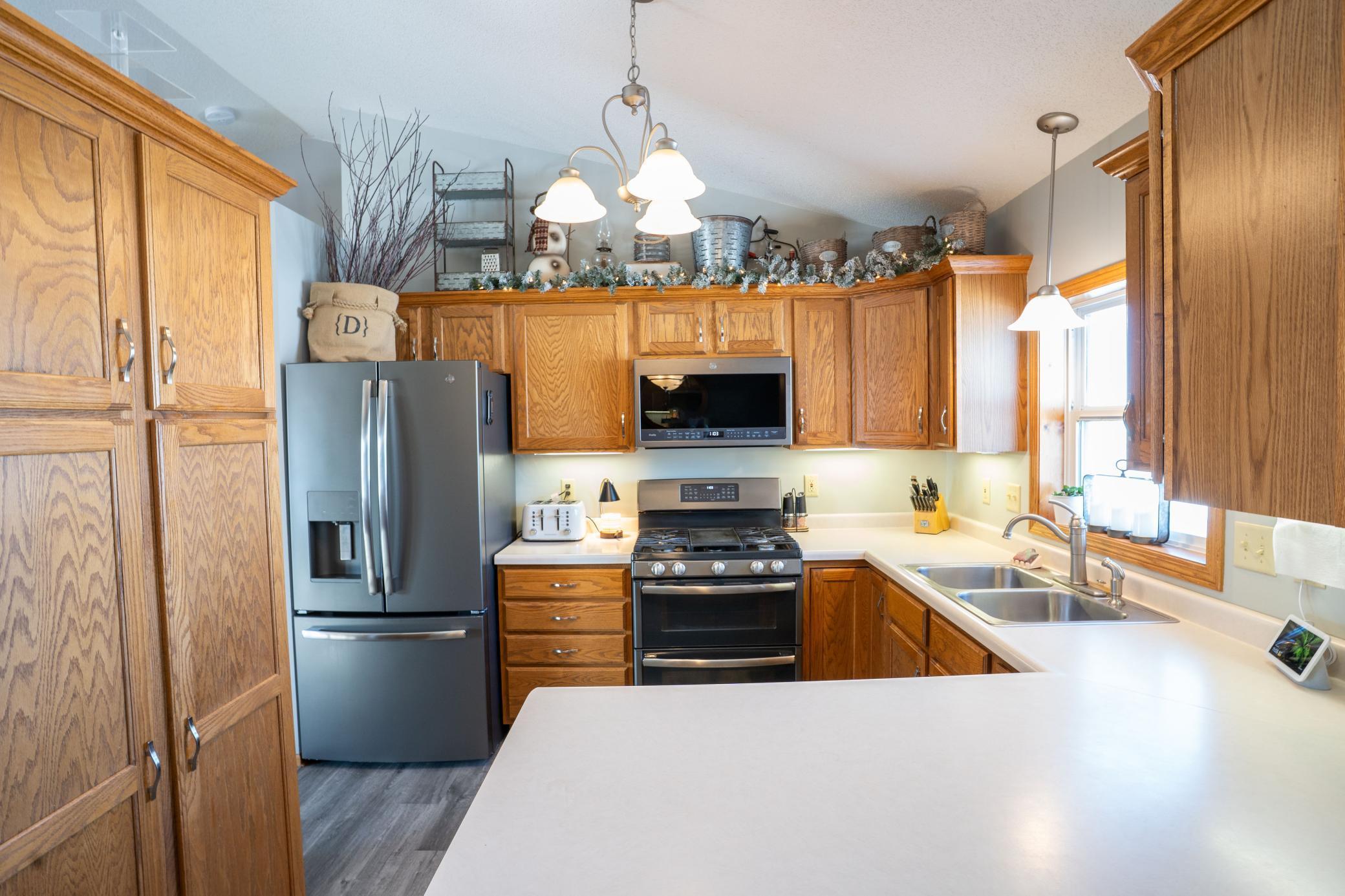 210 8th Avenue Northwest Plainview, MN 55964 - Photo 3 of 69