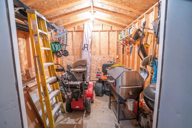 $350,000 | 210 8th Avenue Northwest, Plainview, MN 55964